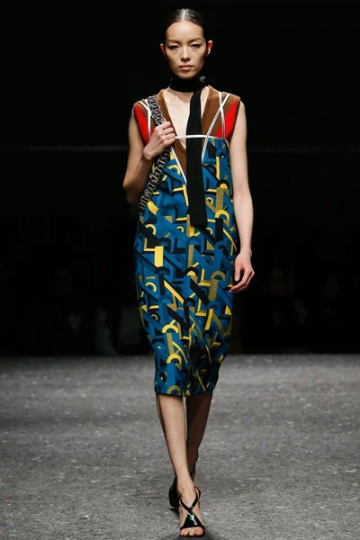 Look 32